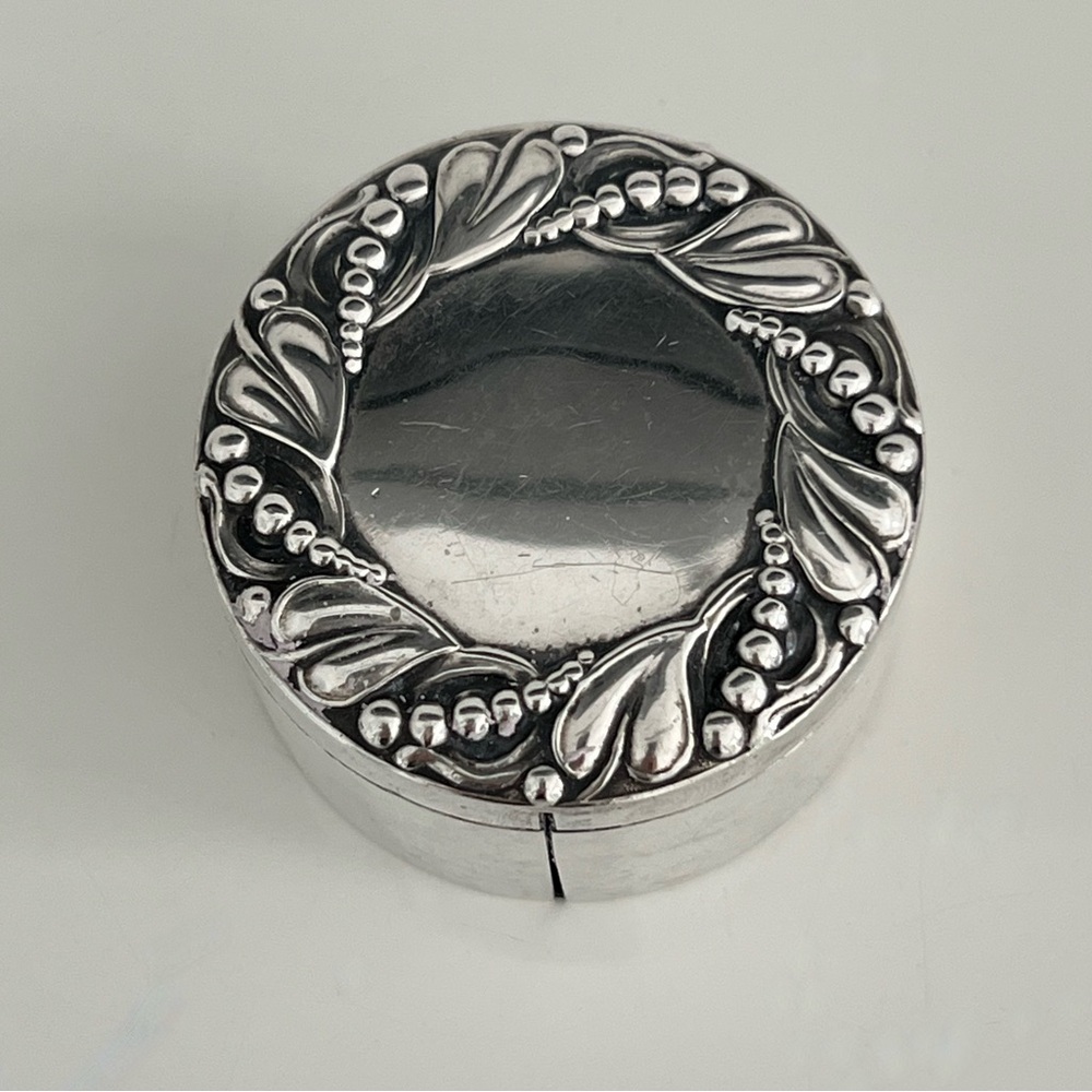 SILVER STAMP ROLL DISPENSER BOX